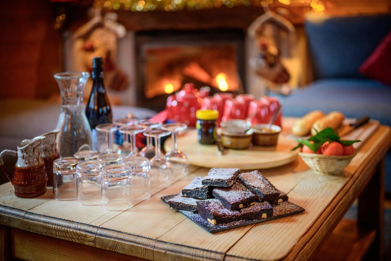 Chalet Himalaya , 10 Person Chalet With 5 Ensuite Bedrooms And Outdoor Jacuzzi In Meribel Centre Exterior foto